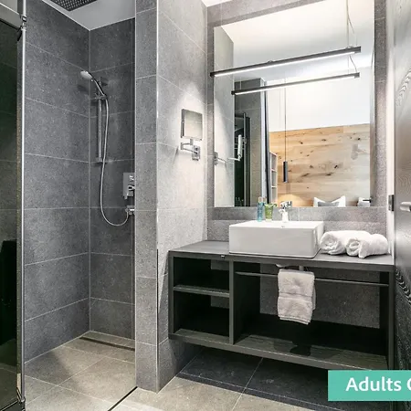 Adult Only Paznaun Apartment *